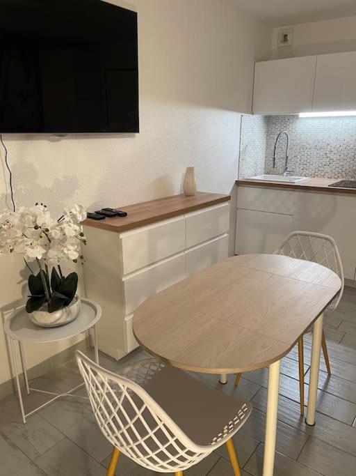 Appart Frontignan Sur La Plage, Piscine, Wifi, Tv, Netflix Zewnętrze zdjęcie